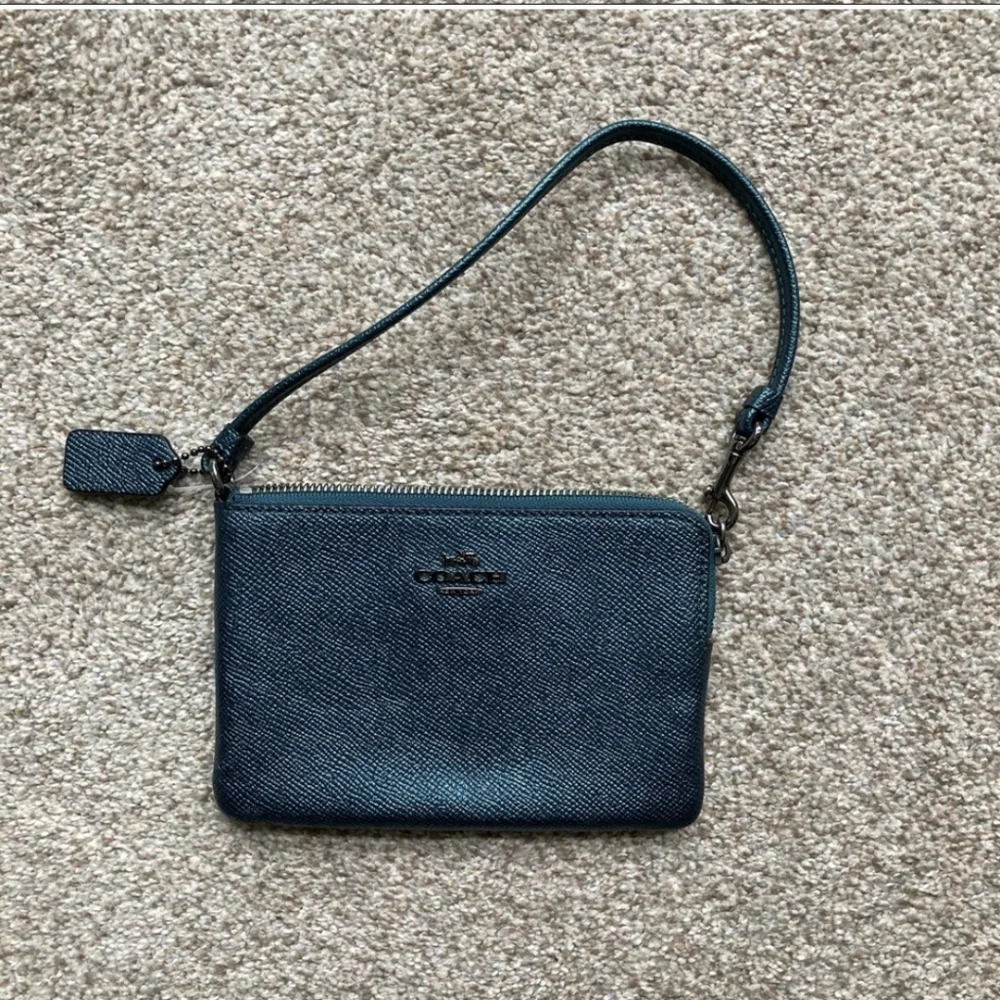 SOLD Coach Metallic Teal Glitter Crossgrain Leather Wristlet Peacock Saffiano - Picture 4 of 6